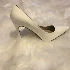 Missguided White pointed high heels size:US 9/UK 7